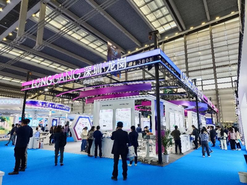 龍崗展區攜近百產品亮相深圳國際醫療器械展，彰顯產業集聚與創新實力